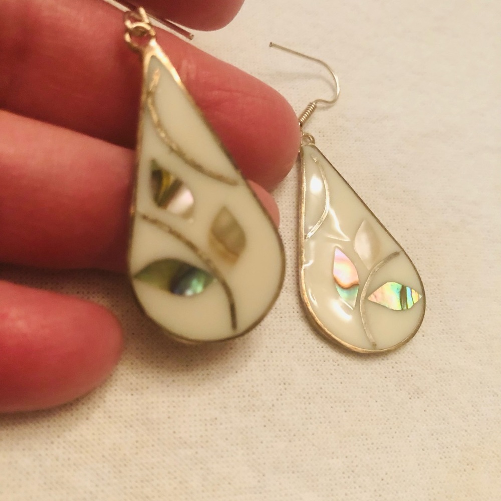 Earrings, Pierced, Drop. Abalone White